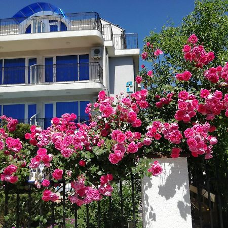 Albatros 2 Family Hotel Китен Экстерьер фото