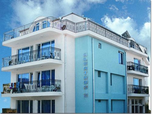 Albatros 2 Family Hotel Китен Экстерьер фото